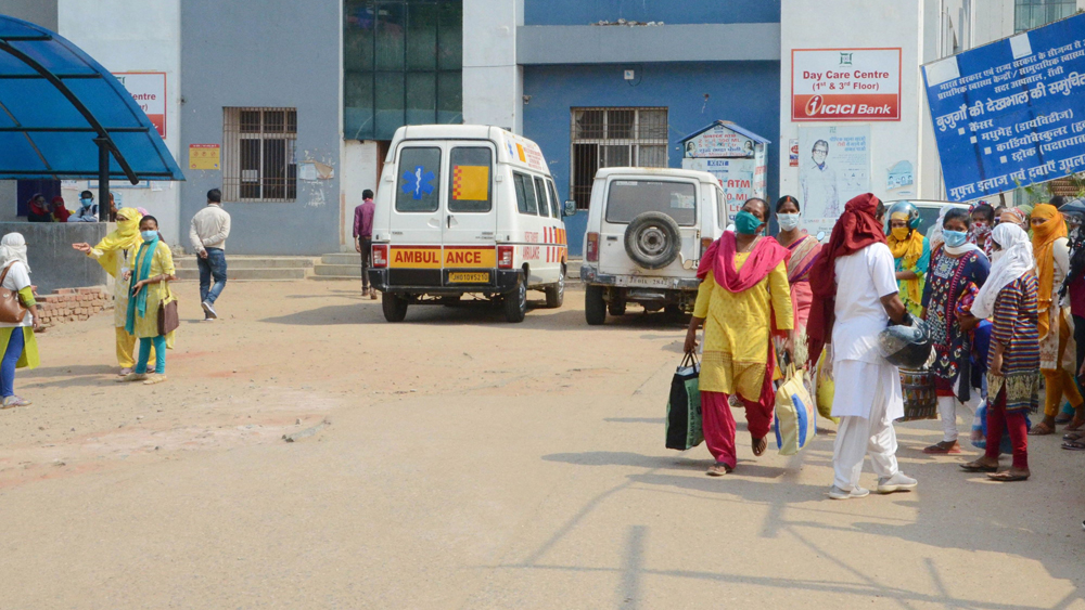 চিকিৎসা ও স্বাস্থ্যক্ষেত্রে প্রায় সব ক্ষেত্র উন্মুক্ত করে দেওয়া হয়েছে। বলা হয়েছে, আয়ুষ সহ সমস্ত স্বাস্থ্য পরিষেবার ক্ষেত্র চালু করা যাবে।