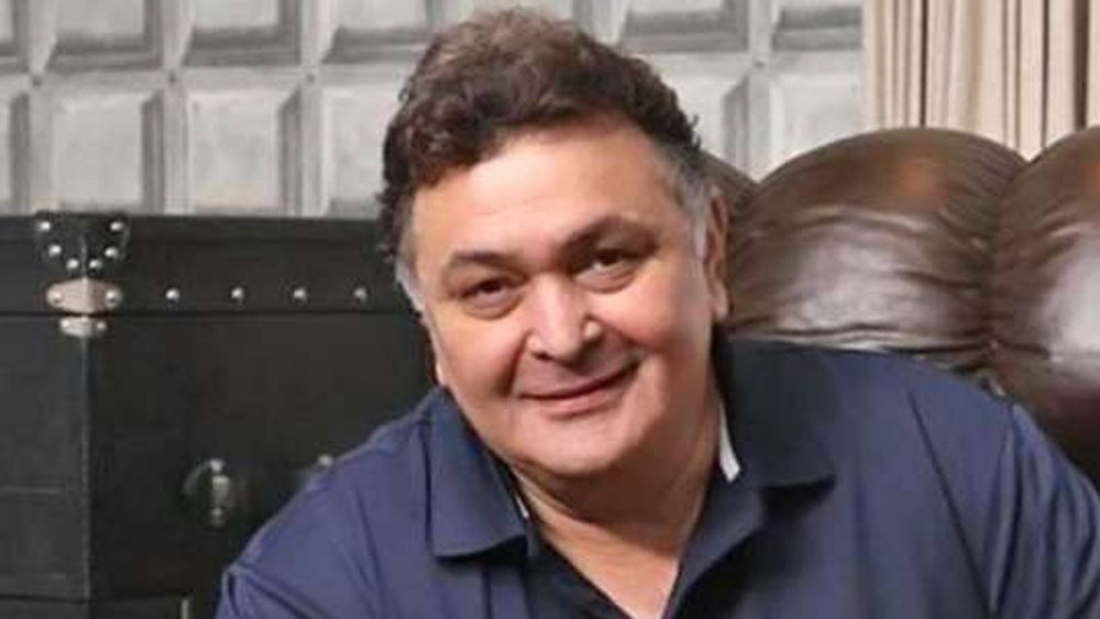 এঁদের প্রত্যুত্তরে ঋষি কপূর তাঁদের সলমনের ‘চামচা’ বলে মন্তব্য করে বসেন। আর সলমনের প্রতি ব্যক্তিগত আক্রোশ দেখিয়ে ফেলেন। এর পর অবশ্য সলমনের ভক্তেরা ঋষি কপূরের সমালোচনা শুরু করেন। সলমন তখনও চুপ করে ছিলেন।