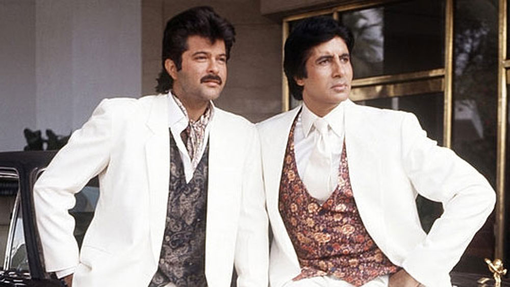 প্রশ্নের উত্তরে অমিতাভ এবং অনিলের নামে ভূয়সী প্রশংসা করেন সলমন। ঋষি কপূরের নামটাই পুরোপুরি এড়িয়ে যান। সরাসরি নাম না নিয়েই তাঁর মনে ঋষি কপূরের স্থান কী, সে দিন তিনি বুঝিয়ে দিয়েছিলেন বলেই মনে করেছিল বলিউড।