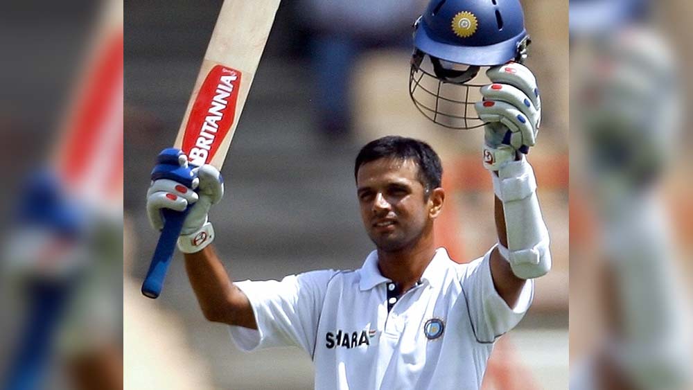 তিনে অবশ্যই রাহুল ‘দ্য ওয়াল’ দ্রাবিড়। ১৬৪ টেস্টে ৫২.৩১ গড়ে ১৩২৮৮ রান করেছেন দ্রাবিড়। সর্বাধিক ২৭০। ৩৬ সেঞ্চুরি করেছেন তিনি। ২০০১ সালের সেই ইডেন টেস্টে লক্ষ্মণের সঙ্গে দ্রাবিড়ের জুটিই ভারতের জয়ের ভিত গড়ে দিয়েছিল।