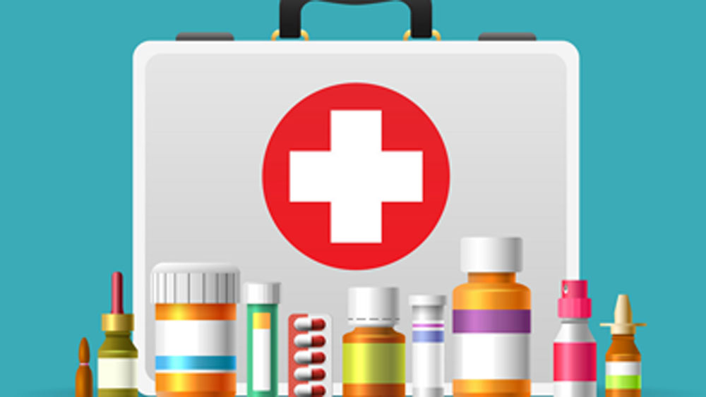 রান্নাঘরে বা বাড়ির অন্যান্য কাজকর্ম করার সময় হাতে-পায়ে চোট লাগতেই পারে। তাই ফার্স্ট এইড কিট তৈরি রাখুন।