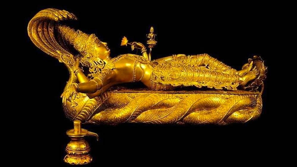 বিভিন্ন সূত্র অনুযায়ী সম্পদের বিবরণ প্রকাশিত হয়েছিল সংবাদমাধ্যমে। তার মধ্যে উল্লেখযোগ্য যে জিনিসগুলি ছিল, তা দীর্ঘদিন সংবাদ শিরোনামে ছিল। তার মধ্যে অন্যতম হল শ্রীবিষ্ণুর চার ফুট উঁচু এবং তিন ফুট চওড়া সোনার মূর্তি। সারা বিগ্রহে খোদাই করা আছে অসংখ্য হিরে ও দামী রত্ন।