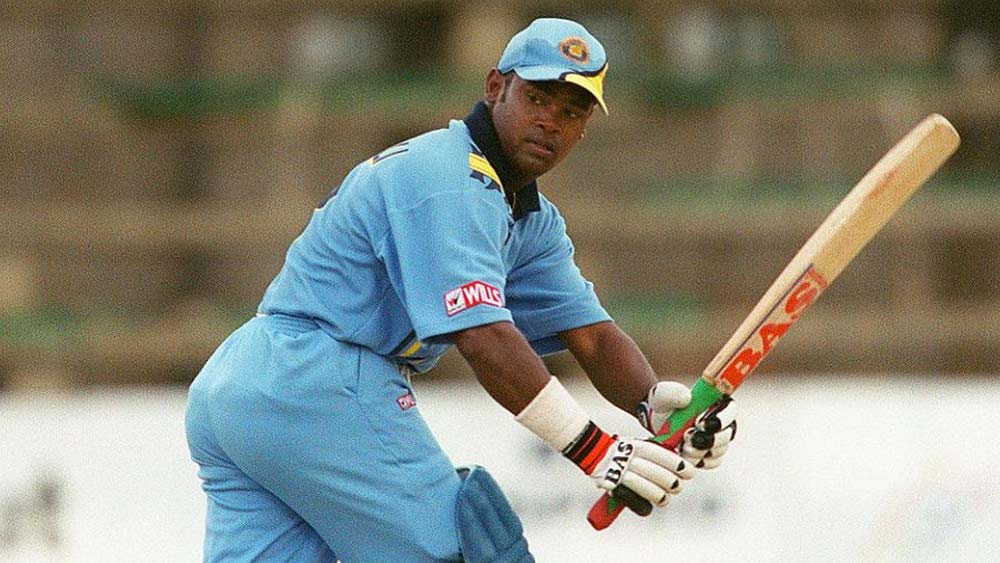 আইপিএলে সাফল্য পেতেই পারতেন বিনোদ কাম্বলি। প্রতিভা তো ছিলই, হাবে-ভাবে, চাল-চলনে আইপিএল যুগেরই এক জন ছিলেন এই বাঁ-হাতি। স্পিনারদের বিরুদ্ধে ছিলেন বিধ্বংসী। মুম্বই ইন্ডিয়ান্সের হয়ে সচিনের সঙ্গে কাম্বলি একসঙ্গে ঝড় তুললে বিপক্ষের অবস্থা শোচনীয় দেখাত।