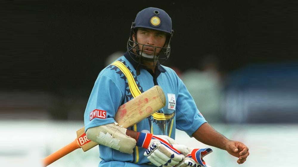 রবিন সিংহও অলরাউন্ডার। বড় শট মারতে সিদ্ধহস্ত ছিলেন তিনি। চাপের মুহূর্তে ব্যাট হাতে উজাড় করে দেওয়ার ক্ষমতাও ছিল। এর সঙ্গে মিডিয়াম পেস করতেন নিখুঁত নিশানায়। রান আটকে রাখতেন। আর ছিলেন দুরন্ত ফিল্ডার। আইপিএলে সফল হতেই পারতেন তিনি।