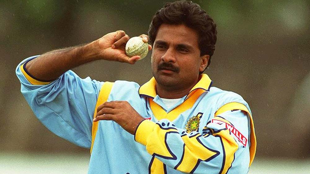 জাভাগল শ্রীনাথ সম্পর্কে সদ্য শন পোলক বলেছেন যে, তিনি যথাযথ মর্যাদা পাননি। কথাটা একেবারে ভুল নয়। সেই সময় ভারতের দ্রুততম পেসার ছিলেন তিনি। গতি, বাউন্সে ব্যাটসম্যানের সমস্যা বাড়াতেন তিনি। কর্নাটকির জন্য নিলামে ঝাঁপাতেই পারত রয়্যাল চ্যালেঞ্জার্স ব্যাঙ্গালোর।