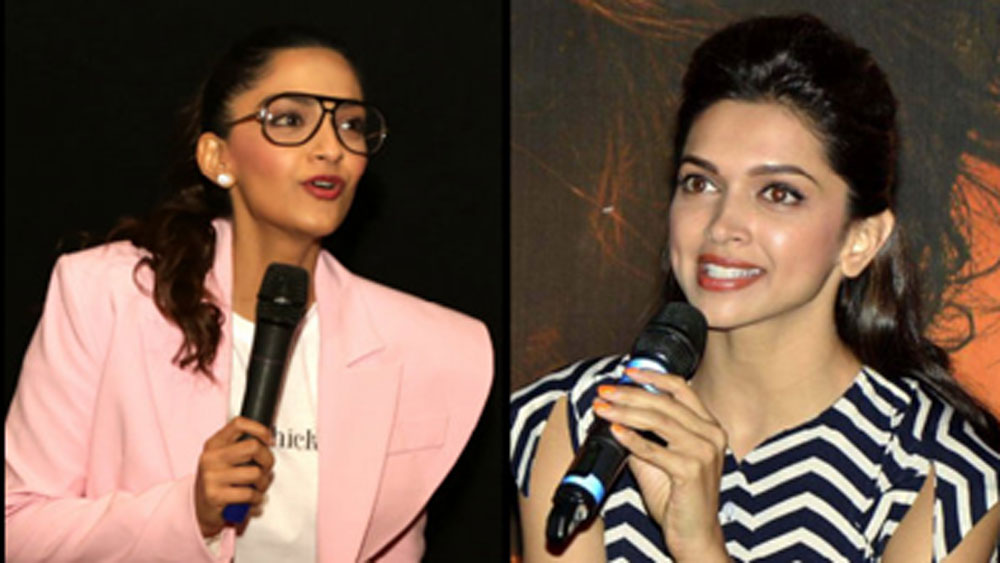 ফিল্ম ‘ওম শান্তি ওম’-ই দীপিকাকে কাস্ট করেন শাহরুখ খান, ঠিক সে সময়ই সঞ্জয়লীলা ভন্সালীর বিগ ব্যানার ফিল্ম ‘সাওয়ারিয়া’-তে রণবীর কপূরের বিপরীতে ডেবিউ করেন সোনম কপূর। ‘ওম শান্তি ওম’ সুপার হিট হয় বক্স অফিসে। কিন্তু ‘সাওয়ারিয়া’ তেমন ফল করতে পারেনি।