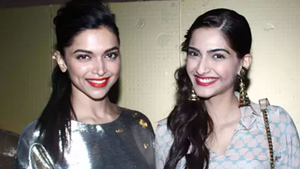 দু’জনের মধ্যে এখনও সেই একই সম্পর্ক রয়েছে। তবে দু’জনেই অত্যন্ত পেশাদার হওয়ায়, সোশ্যাল মিডিয়ায় বা সাংবাদিকদের সামনে একে অপরের সম্পর্কে প্রশংসাই করে থাকেন।