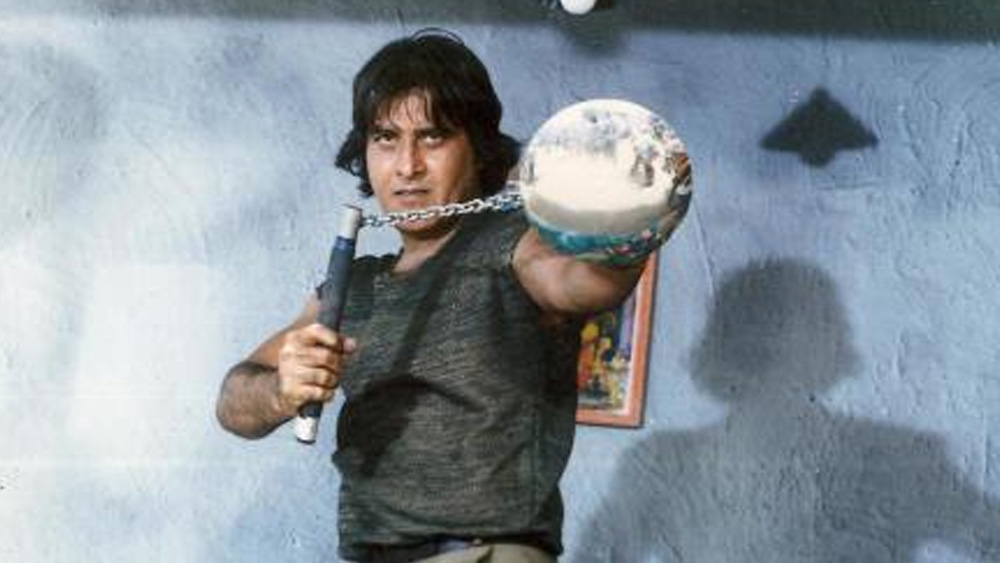 পরিবর্তনের খবর বিনোদ জানলেন শুটিং-এর প্রথম দিন। তিনি বুঝলেন, তাঁর চরিত্রের উপর গুরুত্ব সরিয়ে দেওয়া হয়েছে। তিনি খুব রেগে গেলেন।