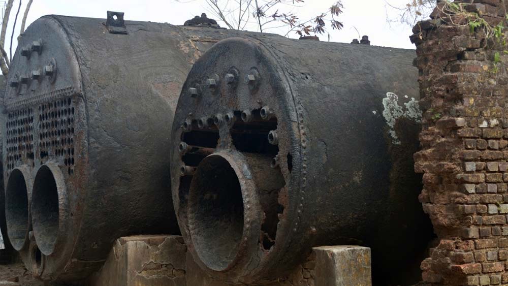 আন্দামান ও নিকোবর দ্বীপপুঞ্জ ছিল নৈসর্গিক দৃশ্য ও প্রতিকূলতার সহাবস্থানের আদর্শ উদাহরণ। চরম প্রতিকূলতার জন্য এখানেই দ্বীপান্তরের জায়গা কেন্দ্র করা হবে বলে ঠিক করেন ব্রিটিশ শাসকরা। আন্দামানে ব্রিটিশদের পা পড়ার প্রায় ষাট বছর পরে সিপাহি বিদ্রোহের পরে বন্দিদের আনা হয় এখানে। ৭৭৩ জন বন্দিকে নিয়ে পোর্ট ব্লেয়ার পৌঁছন  জেলর জেমস প্যাটারসন। ১৮৫৮ খ্রিস্টাব্দের ৬ মার্চ।