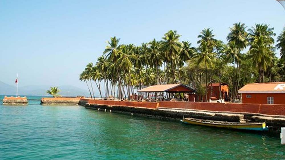 বিশ্বযুদ্ধে অক্ষশক্তির পরাজয়ের পরে আবার ক্ষমতায় ফেরেন ব্রিটিশরা। কিন্তু ১৯৪৭ সালে ভারতের স্বাধীনতার সঙ্গে সঙ্গেই তাঁদেরও ভারতবাসের সময় শেষ হয়ে আসে।