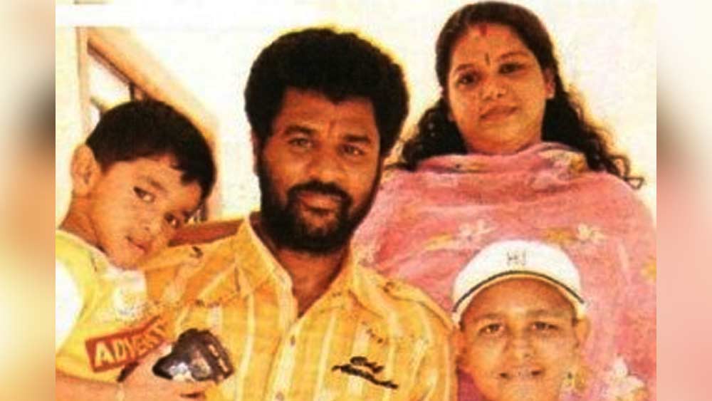 বিলাসী জীবনের ব্যয়ের জন্য নয়নতারা পুরোপুরি নির্ভরশীল ছিলেন প্রেমিক প্রভু দেবার উপরেই। ফলে ক্রমশ অর্থিক দেনায় ডুবে যান প্রভু দেবা নিজে। তাছাড়া শোনা যায়, সন্তানদের সঙ্গে প্রভু দেবা যে সম্পর্ক রেখেছিলেন, সেটাও মেনে নিতে পারেননি নয়নতারা। তাঁর কাছে গোপন করে নাকি প্রভু দেবা চেন্নাই যেতেন, প্রাক্তন স্ত্রী এবং দুই ছেলের কাছে।