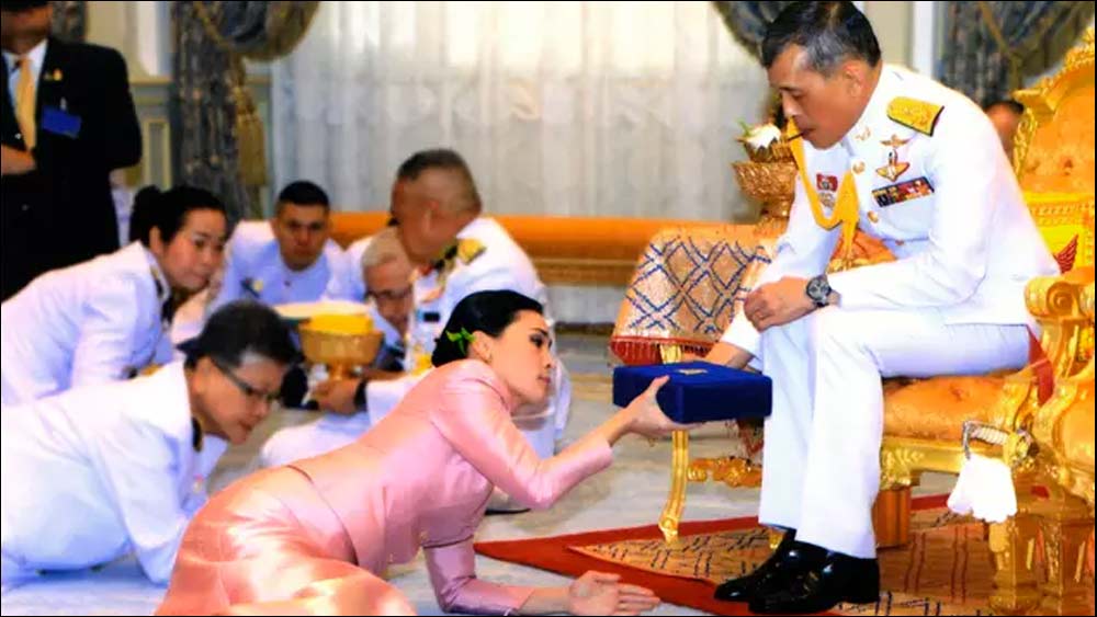 জার্মান সংবাদপত্রে প্রকাশিত, স্থানীয় প্রশাসনের কাছ থেকে বিশেষ অনুমতি পাওয়ার পরেই হোটেলের দরজা খুলে দেওয়া হয় তাইল্যান্ডের রাজা ও তাঁর সঙ্গিনীদের জন্য।