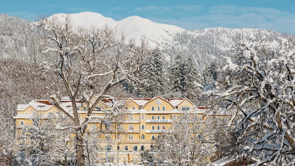 গারমিশ পার্টেনকিরচেন স্কি-প্রিয়দের পছন্দের গন্তব্য। আল্পস পর্বতের অপূর্ব রূপের জন্য এই জায়গা অভিযাত্রীদেরও পছন্দের তালিকার শীর্ষে।