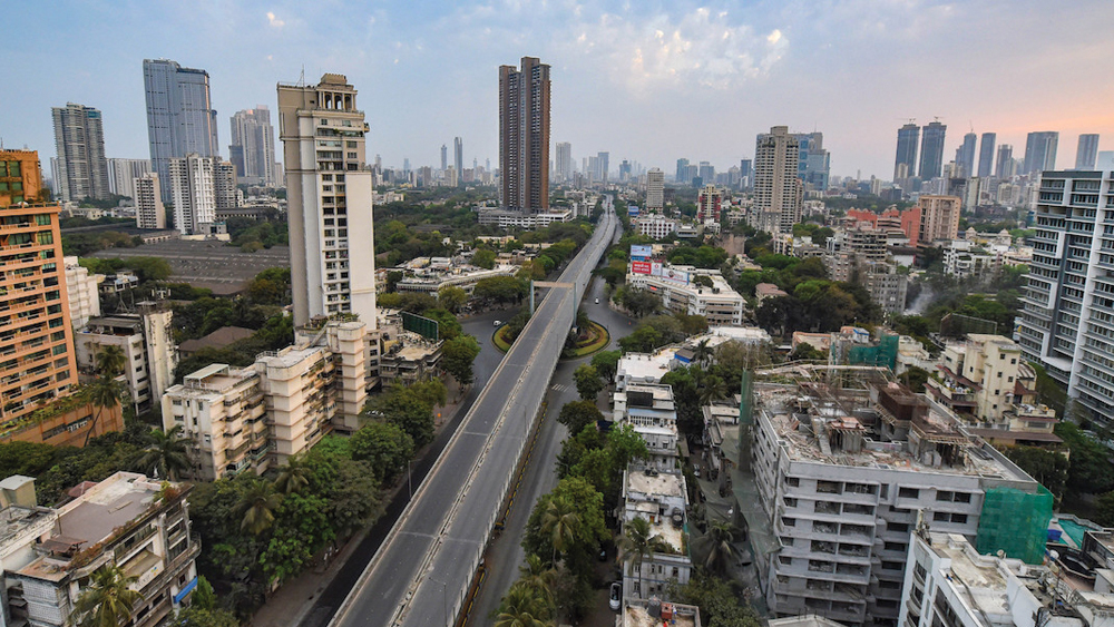 পশ্চিমবঙ্গের জেলাভিত্তিক করোনা সংক্রমণের পরিসংখ্যান বিস্তারিত জানার আগে, আসুন এক বার দেখে নিই দেশের সার্বিক পরিস্থিতি। গত ১৪ দিন নতুন কেউ করোনা সংক্রমিত হননি, এমন আক্রান্ত জেলার সংখ্যা ১৬ এপ্রিল ছিল ২৭টি। পরদিন সেই সংখ্যা বেড়ে হয় ৩৭।