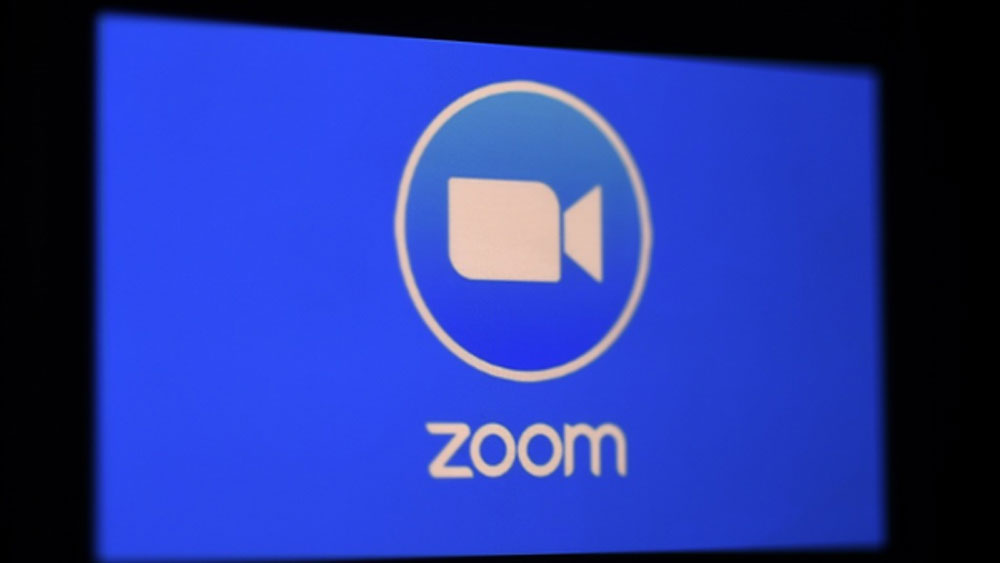 দেশের অন্যতম সাইবার নিরাপত্তা সংস্থা ইন্ডিয়ান কম্পিউটার এমার্জেন্সি রেসপন্স টিম আগেই জুম নামের ওই অনলাইন প্ল্যাটফর্মটি নিরাপদ নয় বলে জানিয়েছে। ওই অনলাইন প্ল্যাটফর্ম নিয়ে সতর্কতা জারি করেছে কেন্দ্রীয় স্বরাষ্ট্রমন্ত্রকও।