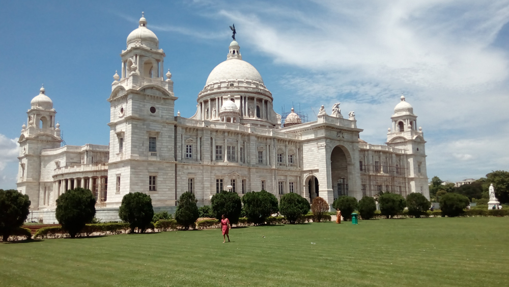 এখন দূষণবিহীন কলকাতায় অন্যরূপে ধরা দিয়েছে ভিক্টোরিয়া মেমোরিয়াল।