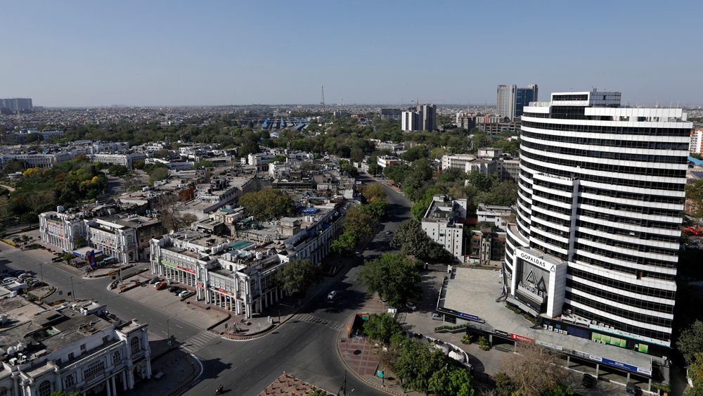 এখন সেখানে উধাও দূষণের পর্দা। পরিবর্তে ঝলমল করছে নীল আকাশের নীচে প্রাণখোলা সবুজ।