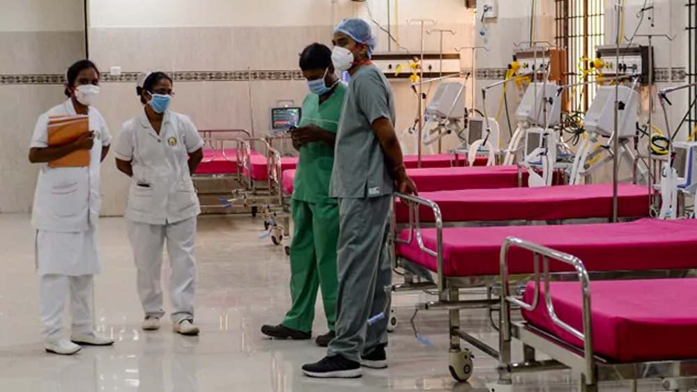 চিকিৎসার পরে তাঁদের সবাইকেই অবশ্য হাসপাতাল থেকে ছেড়ে দেওয়া হয়েছে।