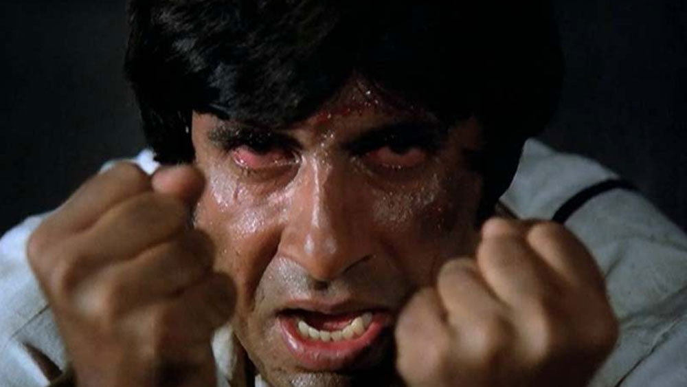 বলি মহলের অনেকের মতে, তাঁদের লেখা ডায়ালগের উপর ভর করেই অমিতাভ বচ্চন ‘অ্যাংরি ইয়ং ম্যান’ হিসাবে জনপ্রিয়তা পেয়েছিলেন।