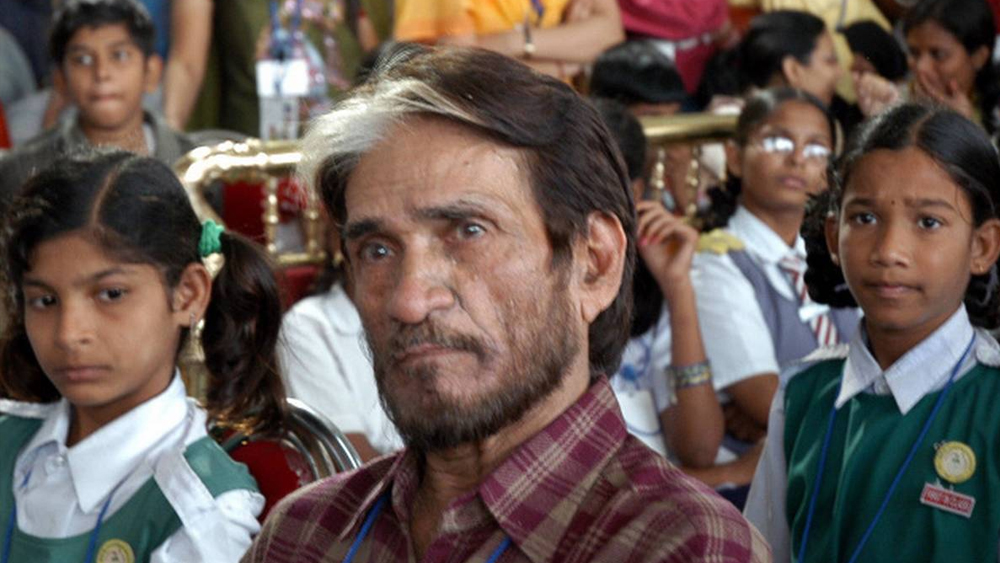 তাঁকে শেষ বার দেখা গিয়েছিল ২০১০ সালে মুক্তিপ্রাপ্ত ‘অতিথি তুম কব যাওগে’ ছবিতে। হিন্দির পাশাপাশি তিনি অভিনয় করেছেন ভোজপুরি, গুজরাতি, মরাঠি, পঞ্জাবি, হরিয়ানভি এবং সিন্ধি ছবিতে।