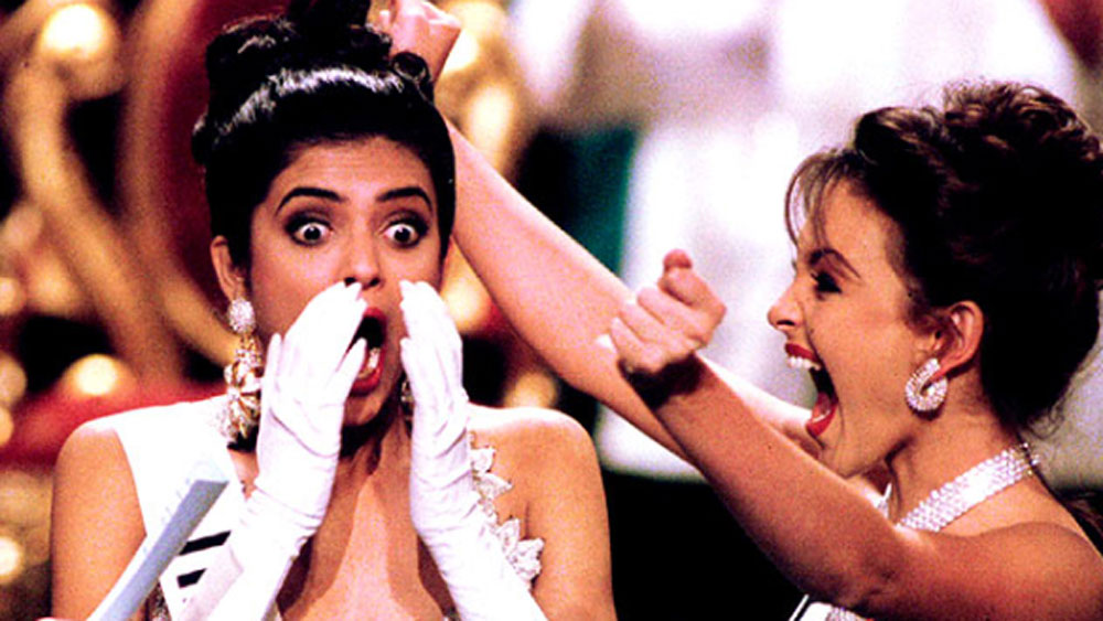 ১৯৯৪ সালে ঐশ্বর্যাকে হারিয়ে মিস ইন্ডিয়া হন সুস্মিতা। ওই বছরই মাত্র ১৮ বছর বয়সে তিনি মিস ইউনিভার্স খেতাব জেতেন।