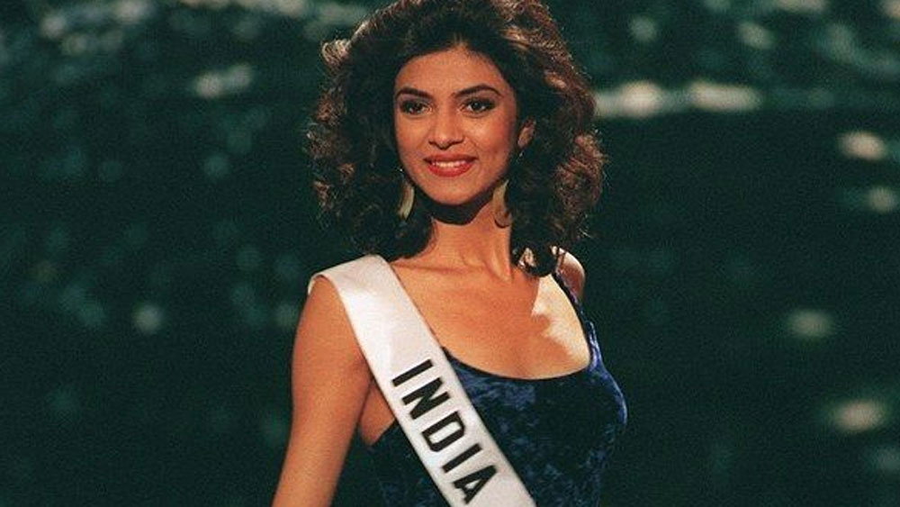 মিস ইউনিভার্স হওয়ার পরই তাঁর জীবন পুরোপুরি বদলে গিয়েছিল। ১৯৯৬ সালে সুস্মিতা বলিউড ডেবিউ করেন ‘দস্তক’ ফিল্মে। তারপর ‘বিবি নম্বর ওয়ান’, ‘সির্ফ তুম’, ‘ফিজা’, ‘আঁখে’, ‘ম্যায় হু না’-র মতো অসংখ্য ফিল্মে অভিনয় করেছেন তিনি।