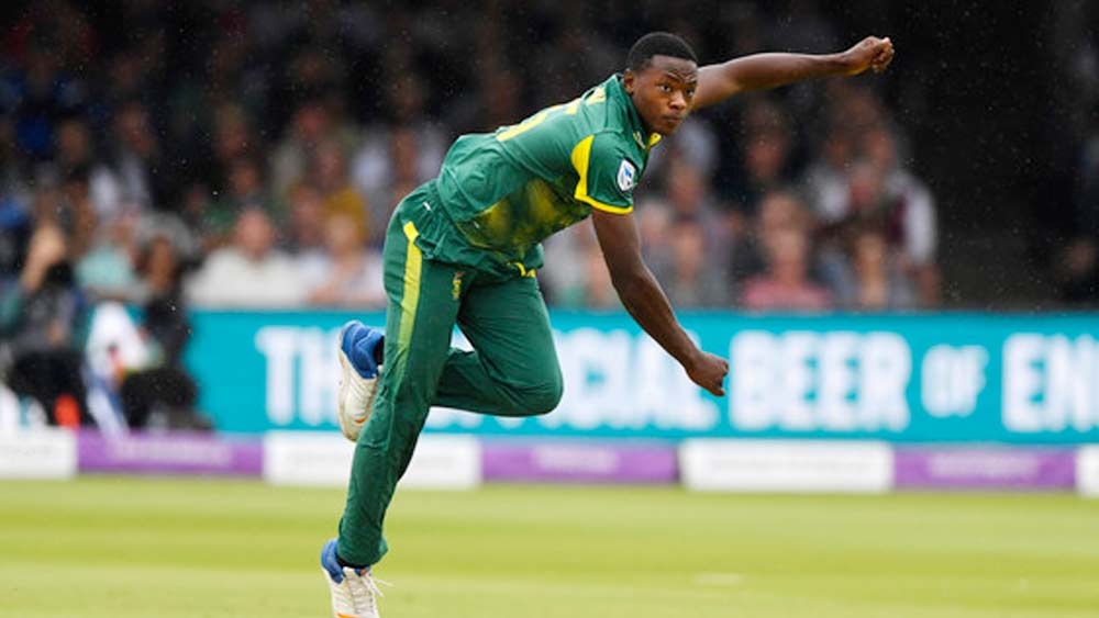 কাগিসো রাবাডা— তাঁর ও কোহালির ডুয়েল এখনকার ক্রিকেটে  রূপকথা লিখতে পারে। সেই রাবাডাকে যে দলে নেওয়ার ব্যাপারে সম্মতি দেবেন ভারত অধিনায়ক, তা বলাই বাহুল্য। রাবাডার গতি যে কোনও ব্যাটসম্যানের কাছেই ভয়ের কারণ। ডেথ ওভারেও তিনি অবলীলায় ইয়র্কার দিতে পারেন।