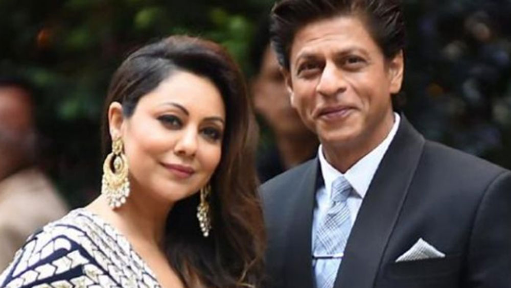 মু্ম্বইয়ে অবস্থিত শাহরুখের ওই অফিসের ইন্টিরিয়র ডিজাইন গৌরী খান নিজে হাতে করেছিলেন। কিন্তু দেশ যখন এমন সঙ্কটের মধ্যে, শাহরুখ প্রতিশ্রুতি দিয়েছিলেন তাঁর অফিস এই সময়ের জন্য চিকিত্সায় কাজে লাগাবেন।