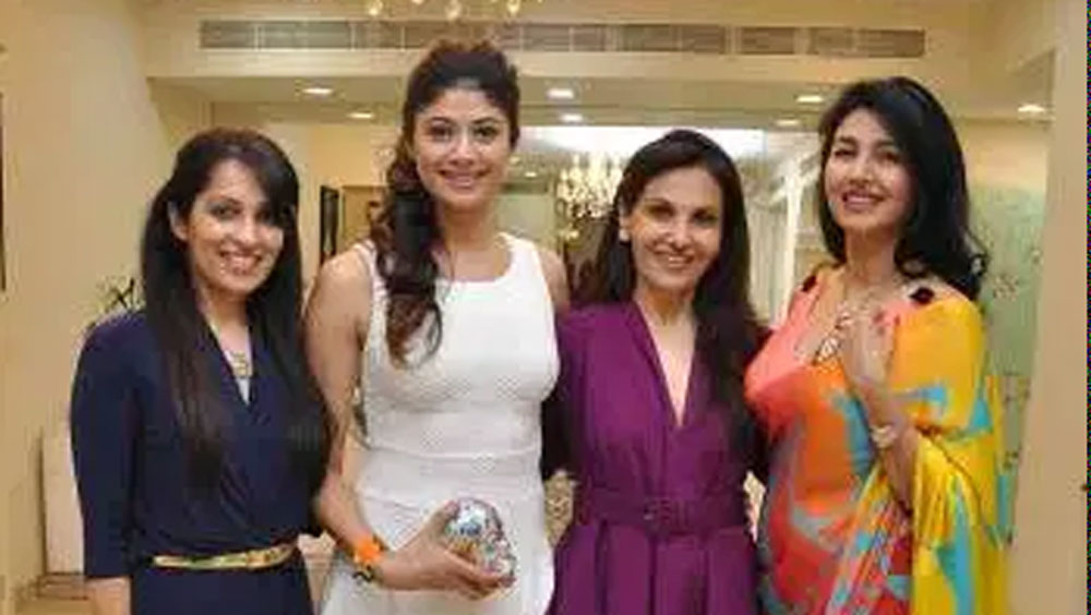 কিন্তু এই নিয়ে বিন্দুমাত্র অনুশোচনা ছিল না রাজেন্দ্র কুমারের। মা হওয়ার দু’দিন পরই অনিতাকে শুটিং সেটে আসার জন্য চাপ দিতে শুরু করেন তিনি। সেই চাপেই নাকি হাসপাতাল থেকে ছাড়া পেয়েই অনিতাকে সেটে আসতে হয়েছিল।