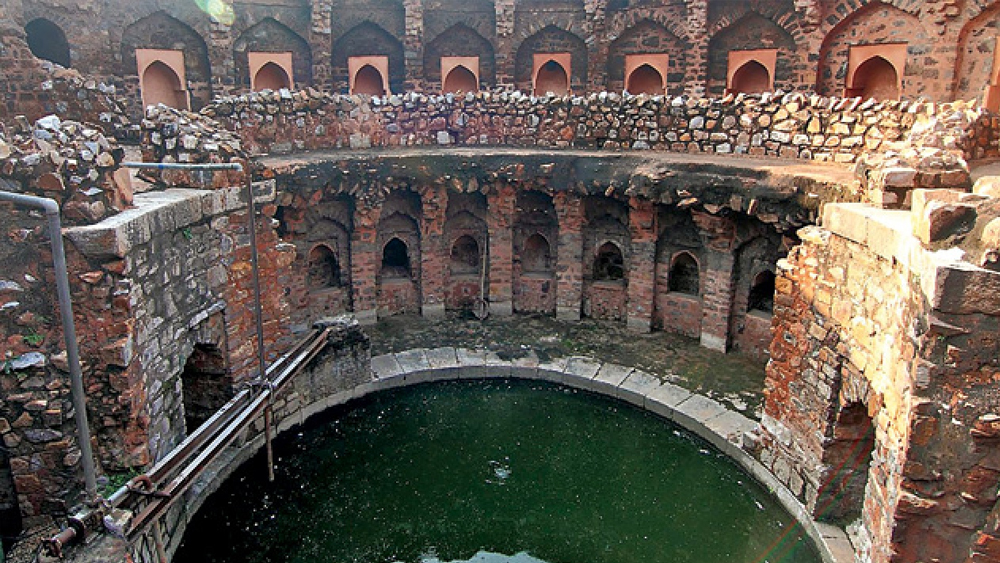 তবে এই বাওলি বা ধাপকুয়ো এখন বন্ধ করা থাকে। ভারতীয় প্রত্নতাত্ত্বিক সর্বেক্ষণ (এএসআই) থেকে অনুমতিসাপেক্ষে ভিতরে প্রবেশ করা যায় শুধুমাত্র গবেষণার কাজে।