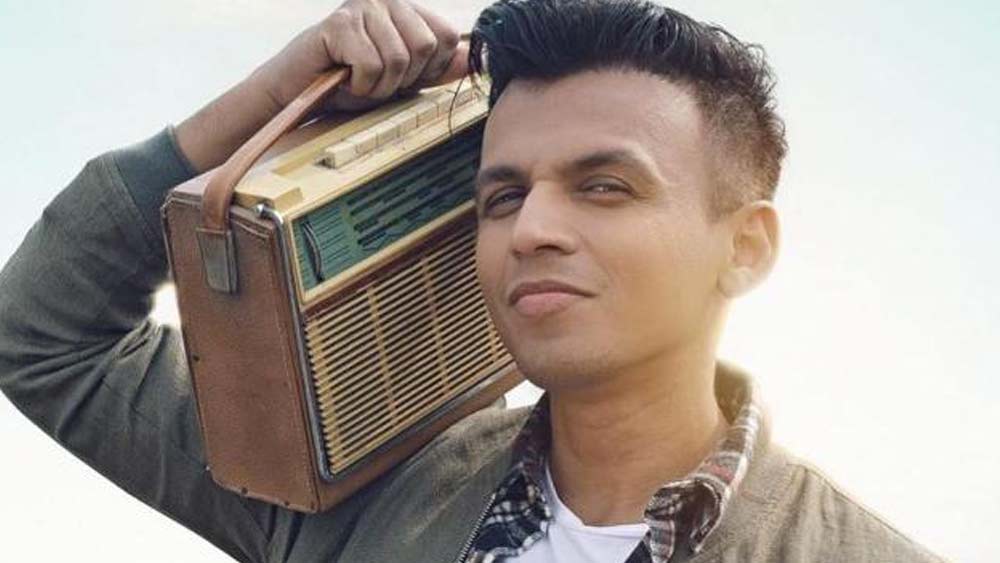 বড় পর্দার পাশাপাশি ছোট পর্দাতেও পরিচিত মুখ অভিজিৎ সবন্ত। বিশেষ ভূমিকায় তিনি অভিনয় করেন ‘ক্যায়সা ইয়ে প্যায়ার হ্যায়’ এবং ‘সিআইডি’-তে।