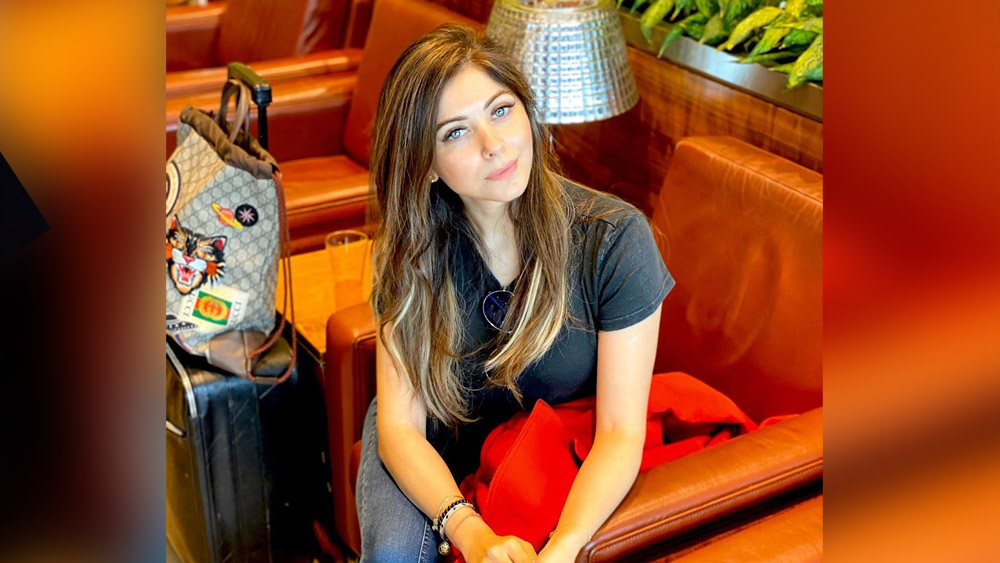 কণিকা সেরে উঠেছেন। বাড়িও ফিরে গিয়েছেন। তাঁকে নিয়ে হঠাৎ গজিয়ে ওঠা উৎসাহতেও গত কয়েক দিনে ভাটা পড়েছে। সার্চের সংখ্যাও কমছে ক্রমশ।