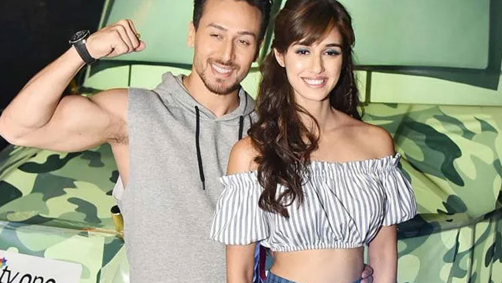 অন্য দিকে টাইগার শ্রফকে এক বার এক ভক্ত একই প্রশ্ন করায় উত্তরে তিনি জানান, দিশা খুবই ভাল মেয়ে এবং দিশা তাঁর যোগ্যতার বাইরে।