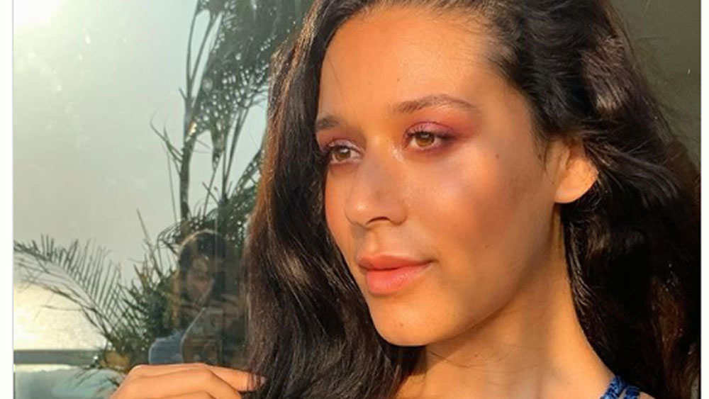 টাইগারের বোন কৃষ্ণার সঙ্গে দিশার সম্পর্ক বরাবরই ভাল। সম্প্রতি কৃষ্ণা ইনস্টাগ্রামে নিজের একটা ছবি শেয়ার করে লিখেছেন, ‘মেকআপ বাই @দিশাপাটানি’।