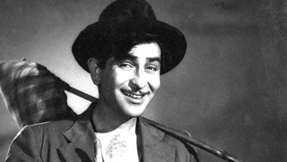 মিঠুন ছাড়া রাজ কপূরও আজও ওই দেশে খুবই জনপ্রিয়। এখনও তাঁর ফিল্ম উপভোগ করেন কাজাখস্তানের মানুষ।