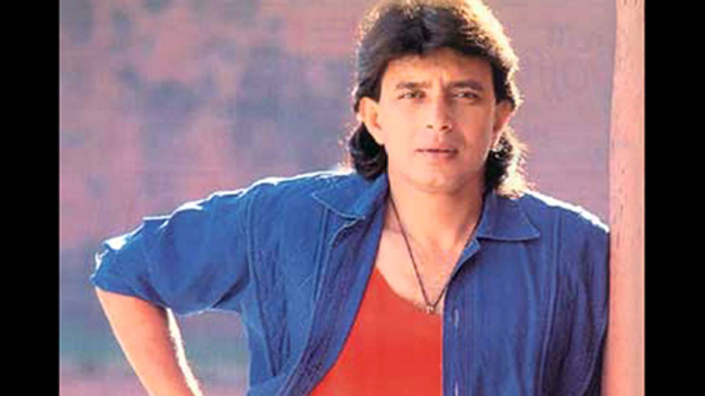 মিঠুন শুধু এই স্টারডমের রেকর্ডই করেননি। এক বছরে সর্বাধিক ফিল্মে অভিনয় করার রেকর্ডও রয়েছে তাঁর।