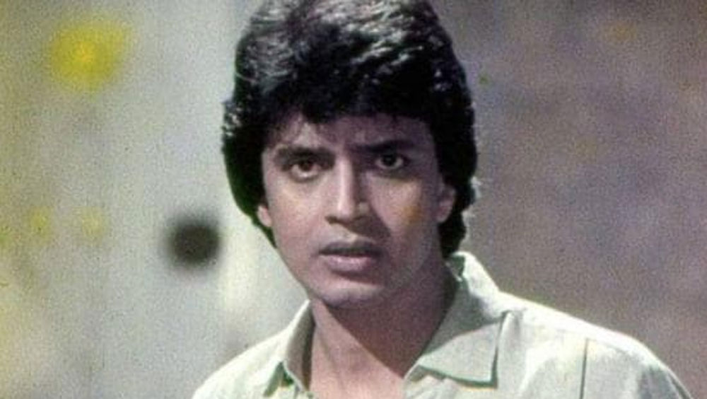 ১৯৮৯ সালে একসঙ্গে ১৯টা ফিল্ম মুক্তি পেয়েছিল তাঁর। প্রতিটা ফিল্মেই মিঠুন ছিলেন মুখ্য ভূমিকায়। মিঠুনের এই রেকর্ডও এখনও কেউ ভাঙতে পারেননি।