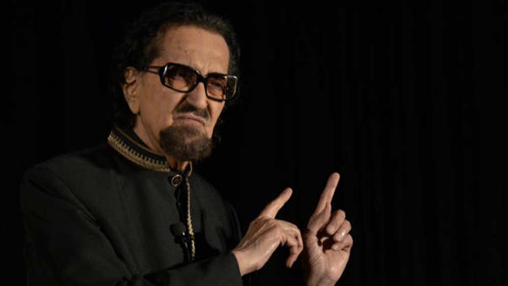 মুম্বইয়ের অ্যাডভার্টাইজিং ক্লাবের বিচারে তিনি-ই ‘অ্যাডভার্টাইজিং ম্যান অব দ্য সেঞ্চুরি’।