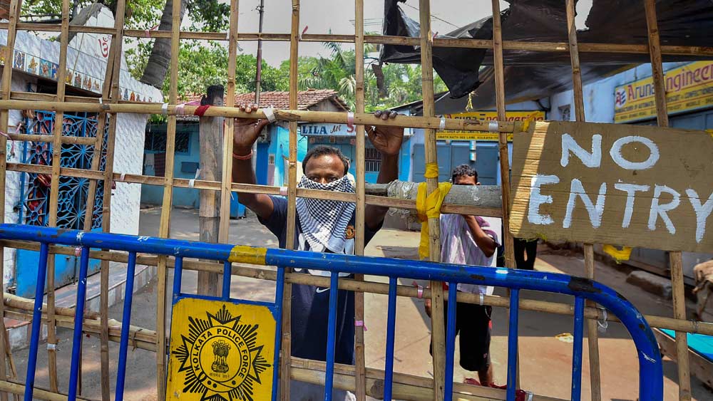 ১ নম্বর ওয়ার্ডের কাশিপুর এলাকার ৩২/৯ বিটি রোড, ২২/৪/এইচ/৬ খগেন চ্যাটার্জি রোড, ২২ খগেন চ্যাটার্জি রোড, ২৬/৯ খগেন চ্যাটার্জি রোড পুরো বস্তি, ৯/এইচ/২২/২ কাশীপুর— কলকাতা ৩৩, ৯৫, ৯৬, ৯৯, ১০০ কাশীপুর রোড পুরো বস্তি, ২৬/৯ কেসি রোড, চিড়িয়া মোড় রেড জোন হিসেবে ঘোষণা করা হয়েছে।