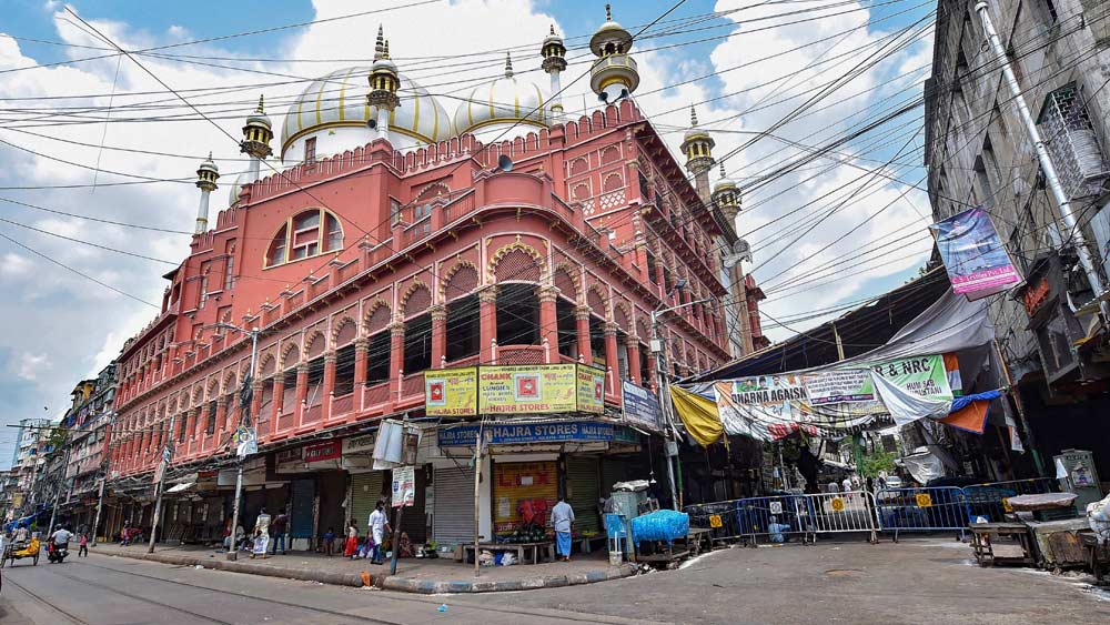 ৬ নম্বর ওয়ার্ডের কাশীপুর এলাকার করিম বক্স রোড, ২৩/১ কাশীপুর রোড, ৮ নম্বর শেঠপুকুর রোড, ১ থেকে  ৯ নম্বর যোগেন মুখার্জি রোড, বঙ্গ সেন লেনগুলি রেড জোন। ৭ নম্বর ওয়ার্ডে রেড জোন রয়েছে বাগবাজারের বিধান সরণির ১/৫ শচীন মিত্র লেন, বোস পাড়া, বাগবাজার স্ট্রিট, আনন্দ চ্যাটার্জি লেন, গিরীশ অ্যাভিনিউ।