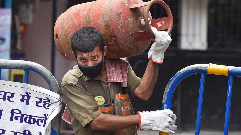 ৮ ও ৯ নম্বর ওয়ার্ডে কোনও রেড জোন নেই। তবে ১০ নম্বর ওয়ার্ডে রয়েছে ২০বি শ্যামপুকুর স্ট্রিট ও নবকুমার রাহা লেন। ১১ নম্বর ওয়ার্ডে শ্যামবাজার এলাকার ৩৬ নলিন সরকার স্ট্রিট, শিকদার বাগান স্ট্রিট, গণেন্দ্র মিত্র লেন ও অরবিন্দ সরণি রেড জোন। ১২ নম্বর ওয়ার্ডের বিধান সরণি এলাকার ভবনাথ সেন স্ট্রিট, দক্ষিণ সেন লেন, মোহনলাল স্ট্রিট, দেবনারায়ণ দাস লেন, আরজি কর রোড। ১৪ নম্বর ওয়ার্ডের মানিকতলা এলাকার সারদা প্রসাদ বয়েজ স্কুলের কাছে পি১৩ সিআইটি (স্কিম ৮ এম) এবং ১০৯ উল্টোডাঙা মেন রোড, ৩৩/৪ই বিপ্লবী বারিন ঘোষ সরণি।  