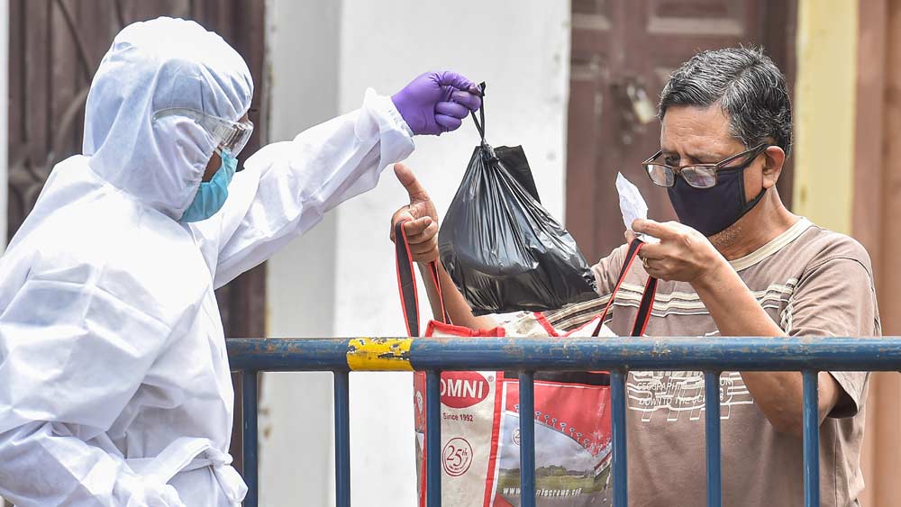 ১৫ নম্বর ওয়ার্ডের মানিকতলা এলাকার ২৩ ক্যানাল ওয়েস্ট রোড, বিবেকানন্দ রোড, মুন্সি পাড়া লেন, কলিমুদ্দিন লেন, কালী ব্যানার্জি লেন, ৪৬ সিমলা রোড, খাসমহল স্ট্রিট, মুন্সিপাড়া লেন, হাজি জাকারিয়া লেন, আরডি স্ট্রিট। এ ছাড়া রাজা দীনেন্দ্র স্ট্রিটের বিনায়ক টাওয়ারের ৩বি নম্বর ফ্ল্যাট, লালাবাগান নিরোদ বিহারি। ১৭ নম্বর ওয়ার্ডের ৯৩/৩ হরি ঘোষ স্ট্রিট, ভীম ঘোষ লেন, কাশী বোস লেন এবং রাম নারায়ণ ভট্টাচার্য লেন, ৩৭/১এ দুর্গাচরণ মিত্র স্ট্রিট, ছিদাম মুদি লেন, ব্ল্যাকোয়া স্কয়ার।