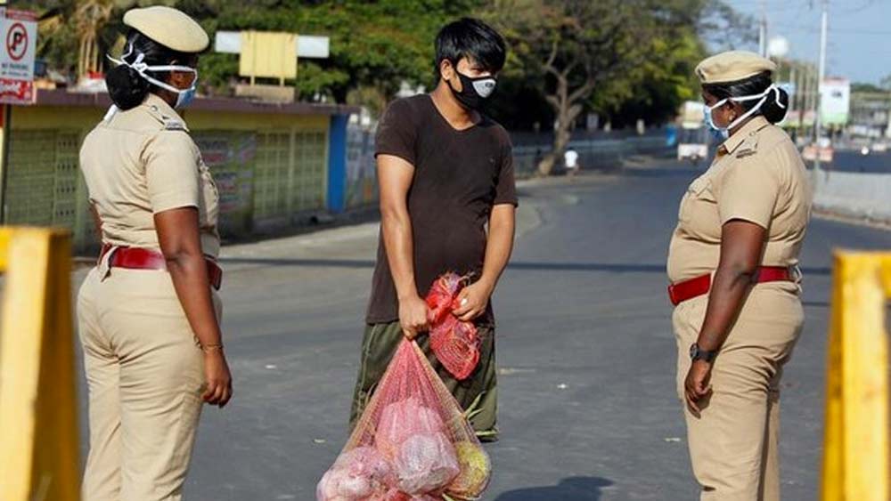 ৬৫ নম্বর ওয়ার্ডের— ৫৩/৩ ব্রাইট স্ট্রিট, ২৯এ/৮ ৪৩ পাম অ্যাভিনিউ, বালিগঞ্জ-৯এ তিলজলা লেন-নার্সিং হোস্টেল ৫৫ চ্যাটার্জি হার্ট ক্লিনিক, ডঃ বীরেশ গুহ স্ট্রিট-৬/এইচ/৮ সিকে লেন, তিলজলা লেন, এমও লেন-৬ মিঞাজান ওস্তাগার লেন, পার্ক সার্কাস, এমও লেন, সামসুল হুদা রোড। ৬৬ নম্বর ওয়ার্ডের—৬২জে তপসিয়া রোড, ৪৭ গোলাম জালানি খান রোড, ১৯৪/৪এ গুলচাঁদ রোড, ৫ডব্লিউ শাপ গাছি ফার্স্ট লেন, ৩৯ শাপ গাছি ফার্স্ট লেন, ৩০/২৪ রায় চরণ ঘোষ লেন, তিলজলা-২৫৫ নাফিস অ্যাপার্টমেন্ট, ৫৫৩ জিএল খান রোড-৭০এ তপসিয়া রোড, তপসিয়া সেকেন্ড লেন-১৭/১/১০ তপসিয়া রোড, ১১/১এ তপসিয়া রোড-৫ তপসিয়া ফার্স্ট সেন, তিলজলা ওয়েস্ট