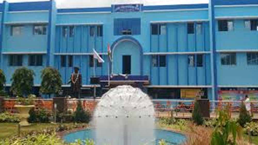 পূর্ব মেদিনীপুরের সংক্রমিত এলাকার তালিকায় সব থেকে উপরে রয়েছে এগরা পুরসভা। এই পুরসভার ওয়ার্ড নম্বর ১, ২, ৩, ৬, ৭, ১০, ১১, ১২, ১৩, ১৪ অতিস্পর্শকাতর হিসেবে চিহ্নিত করা হয়েছে। এবং ৪, ৮, ৯ নম্বর ওয়ার্ডের একাংশও এই তালিকায় রয়েছে। এছাড়াও মঞ্জুশ্রী ও ছত্রী গ্রামপঞ্চায়েতের একাংশ অতিস্পর্শকাতর চিহ্নিত হয়েছে।