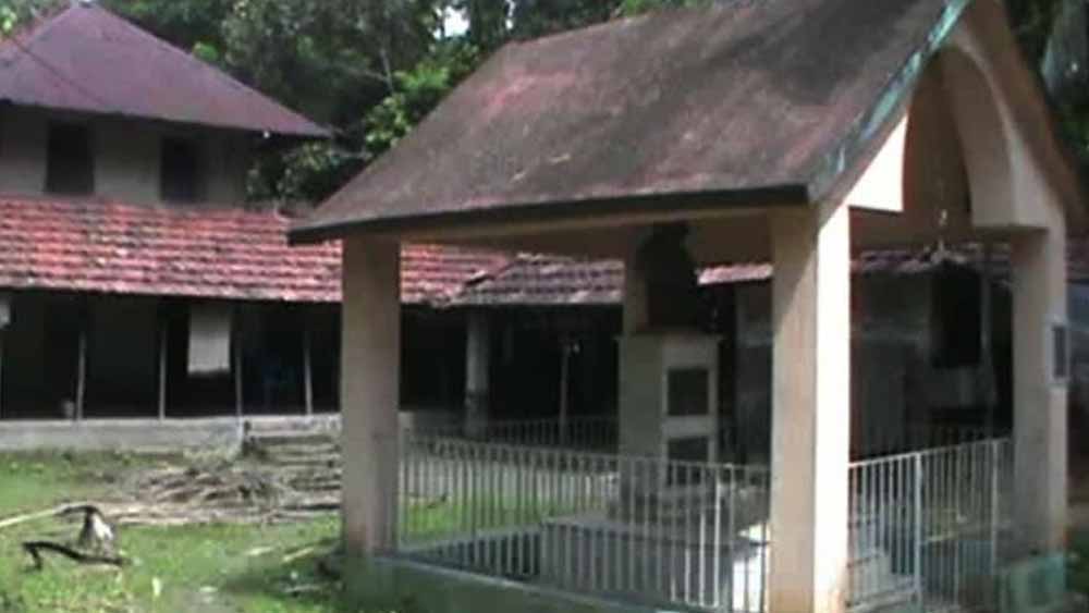 সুতাহাটা এলাকায় পাথর বেড়িয়ার জয়নগর এবং হরেখালি গ্রামপঞ্চায়েত এলাকা অতিস্পর্শকাতর এলাকা হিসেবে চিহ্নিত হয়েছে। এবং এই এলাকা সংলগ্ন হলদিয়া পুরসভার ২, ৩, ৫, ৬ নম্বর ওয়ার্ডের কিছু অংশ তালিকায় আছে।