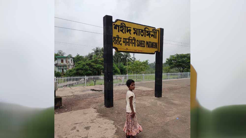 শহীদ মাতঙ্গিনীর আরপিএফ বারাক এলাকায় শান্তিপুর-১ ও ২ এবং শহীদ মাতঙ্গিনী ব্লক ও দেড়িয়াচক গ্রামপঞ্চায়েতের কিছুটা এবং সেই সঙ্গে ভোগপুর, সাগরবাড়, অমলহান্ডা গ্রামপঞ্চায়েতগুলির একাংশ অতিস্পর্শকাতর। কোলাঘাট ব্লকও এই তালিকায় রয়েছে।