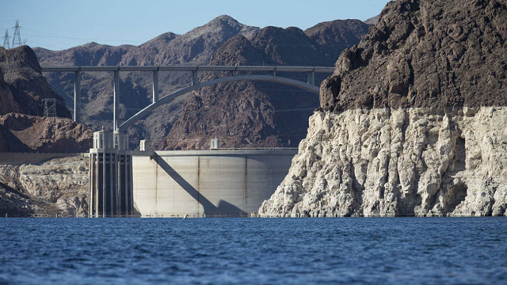 প্রথমে চাষাবাদ শুরু হয়। সেচের জন্য জলের পাইপের ব্যবস্থা করা হয় জমিতে। ক্রমশ আশপাশ থেকে লোকজন আসতে শুরু করেন। তবে এই অঞ্চল শহুরে রূপ পেয়েছিল অনেকটাই পরে, ১৯৩১ সালে। যখন নদীর উপর হুভার বাঁধ তৈরির কাজ শুরু হয়।