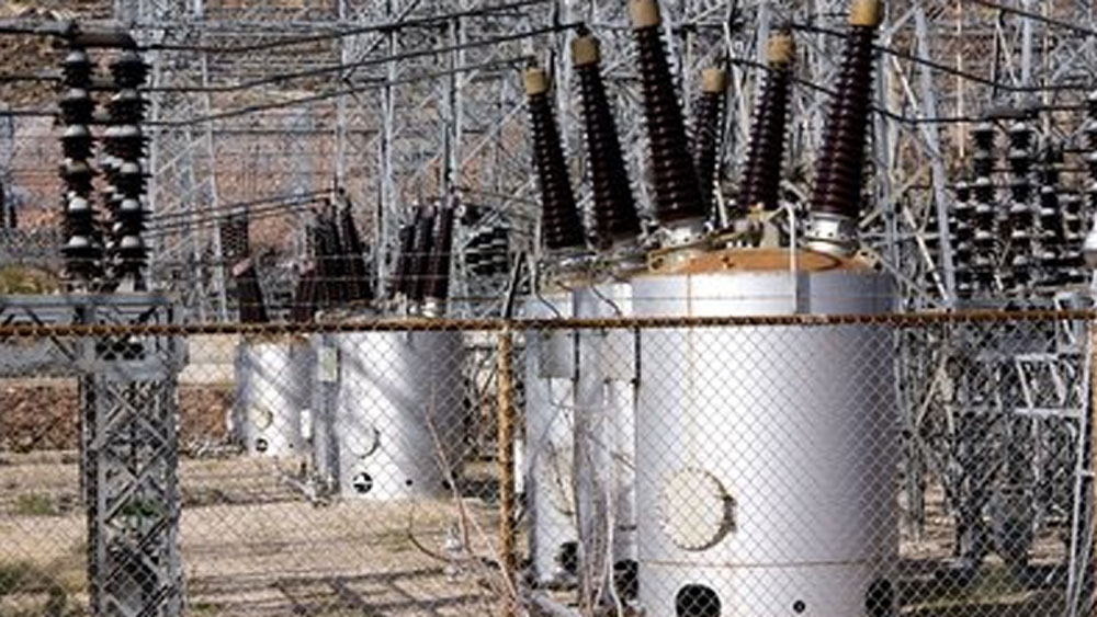 বাঁধ তৈরির কাজ সম্পূর্ণ হলে বিদ্যুতের জোগানও হয়। প্রচুর হোটেল তৈরি হয়। ক্রমে পর্যটকদের জন্য বড় আকর্ষণের জায়গায় পরিণত হয় ভেগাস।