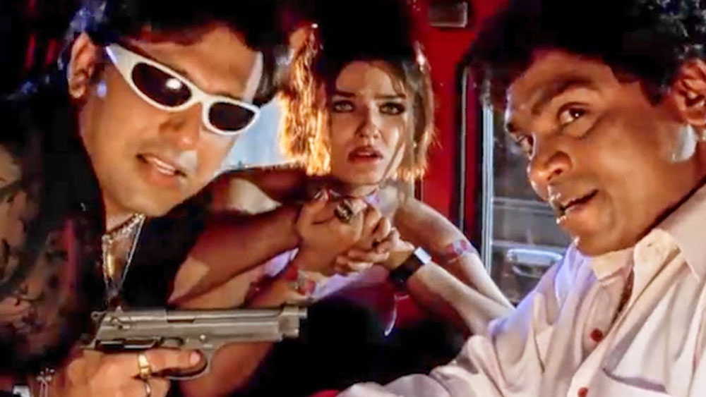 একদিকে যেমন গোবিন্দার প্রতিটা ফিল্মেই নাচের দৃশ্য থাকতে শুরু করে, অন্য দিকে মিঠুন যে কটা ফিল্ম করছিলেন, সেগুলো হিট হচ্ছিল ঠিকই, কিন্তু তাতে তাঁর নাচের স্কিল প্রদর্শনের খুব একটা সুযোগ আসছিল না।