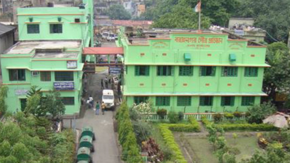 বরাহনগর পুরসভা: ১১ নম্বর ওয়ার্ডের নিয়োগী পাড়া রোড, ১ নম্বর ওয়ার্ডের বিক্রম সুপার মার্কেট, বিটি রোড, ২৯ নম্বর ওয়ার্ডের নন্দকুমার রোড